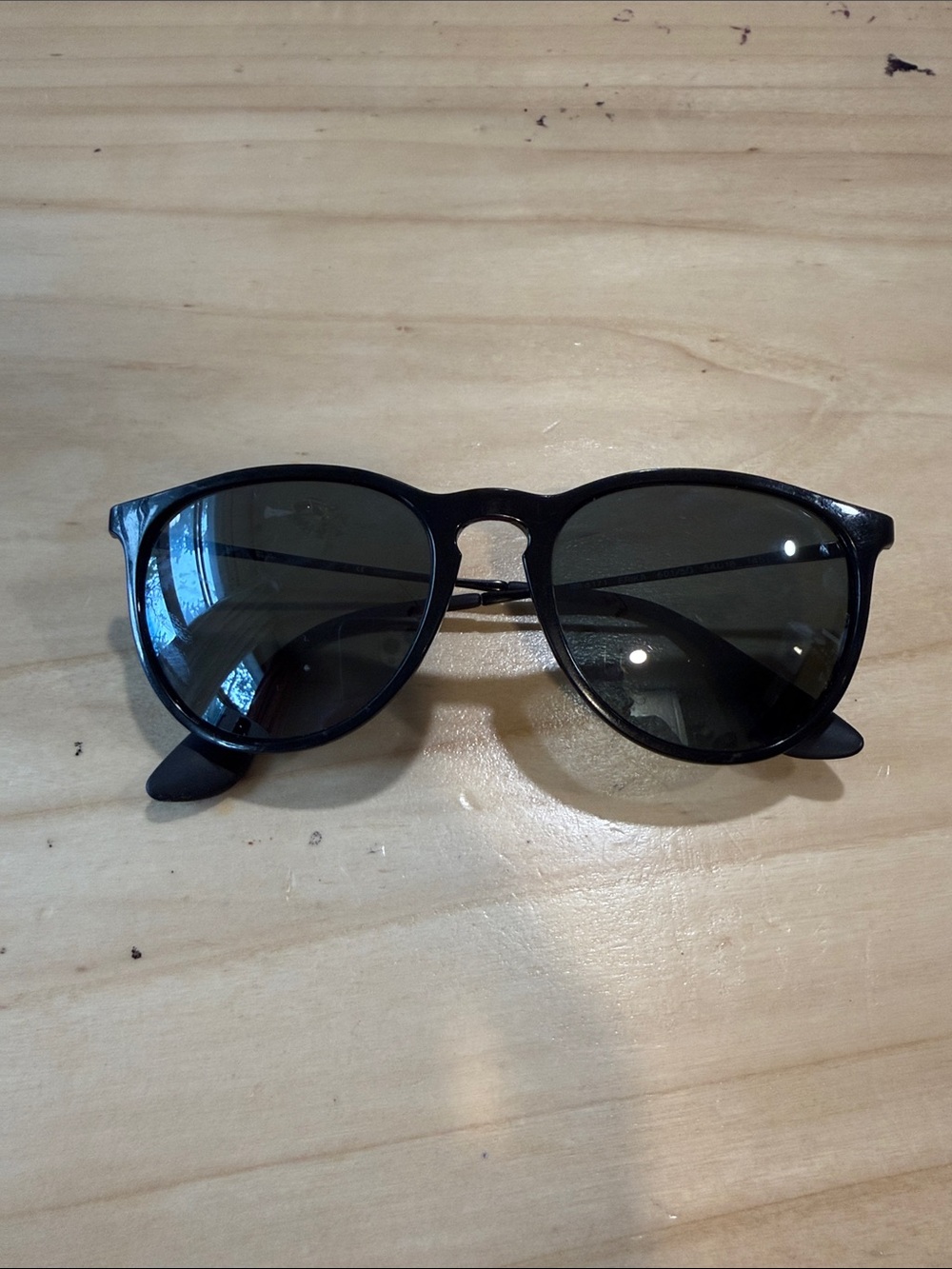 Ray-Ban || Erika Black Frame Sunglasses with Case